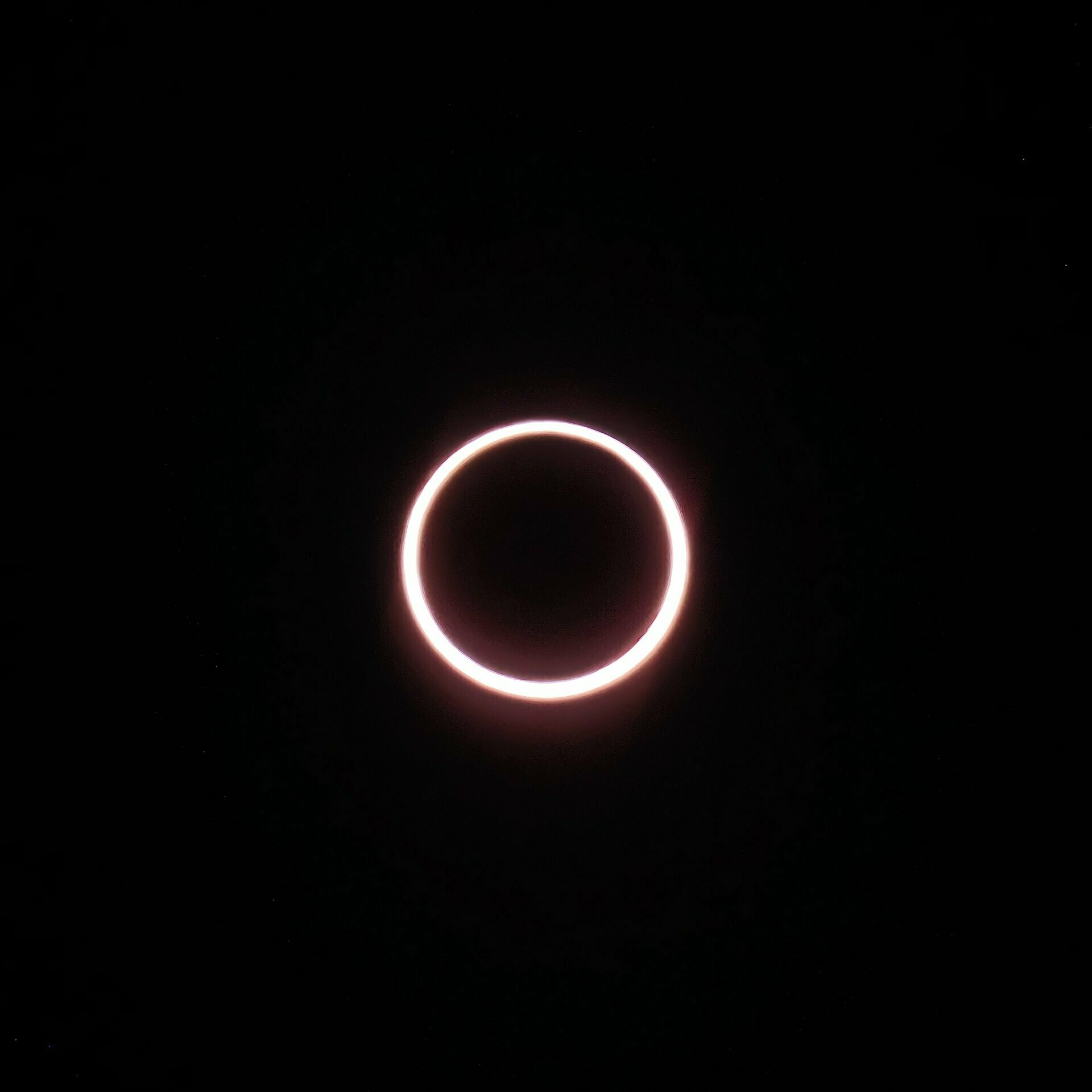Observation du ciel - &eacute;clipse solaire annulaire